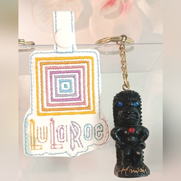Lot of 6, Hawaii Tiki Gods Keychain Hilo Hattie Sculpted Souvenir Keyring - Picture 5 of 10